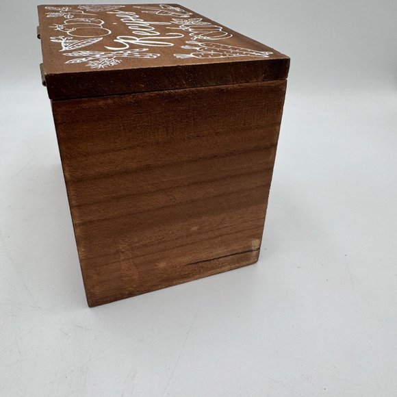 New Eccolo Wooden Recipe Box with 50 Lined Cards, 6 Dividers 7” X 4.5” X 5.5” - Picture 10 of 14